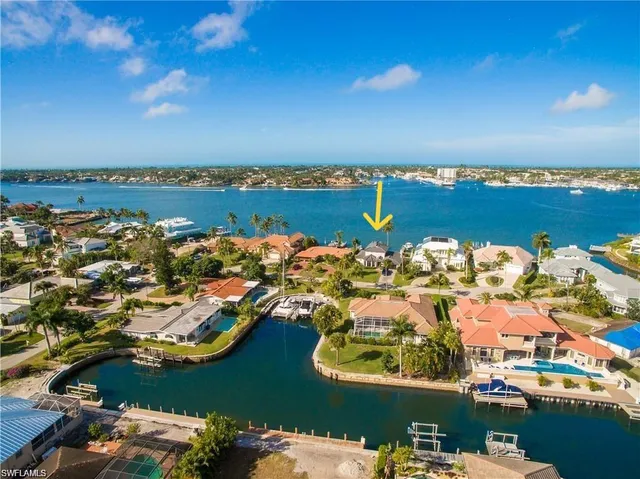 $6,997,500 | 1535 Dolphin Lane, Naples, FL 34102