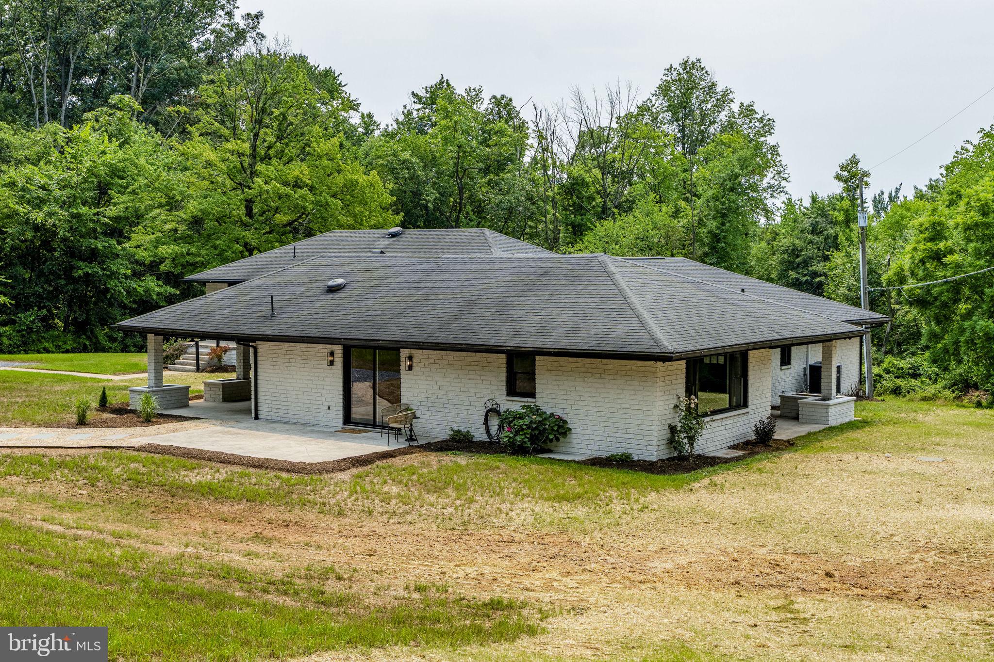 1265 L Swamp Bridge Road Denver, PA 17517 - Photo 1 of 72 Gallery Image 1