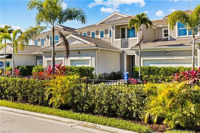 $539,000 | 4596 Arboretum Circle, Unit 202, Naples, FL 34112