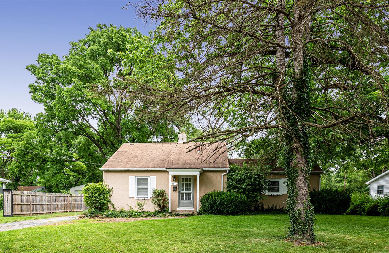 2570 Zollinger Road Columbus, OH 43221 - Photo 1 of 34 Gallery Image 1