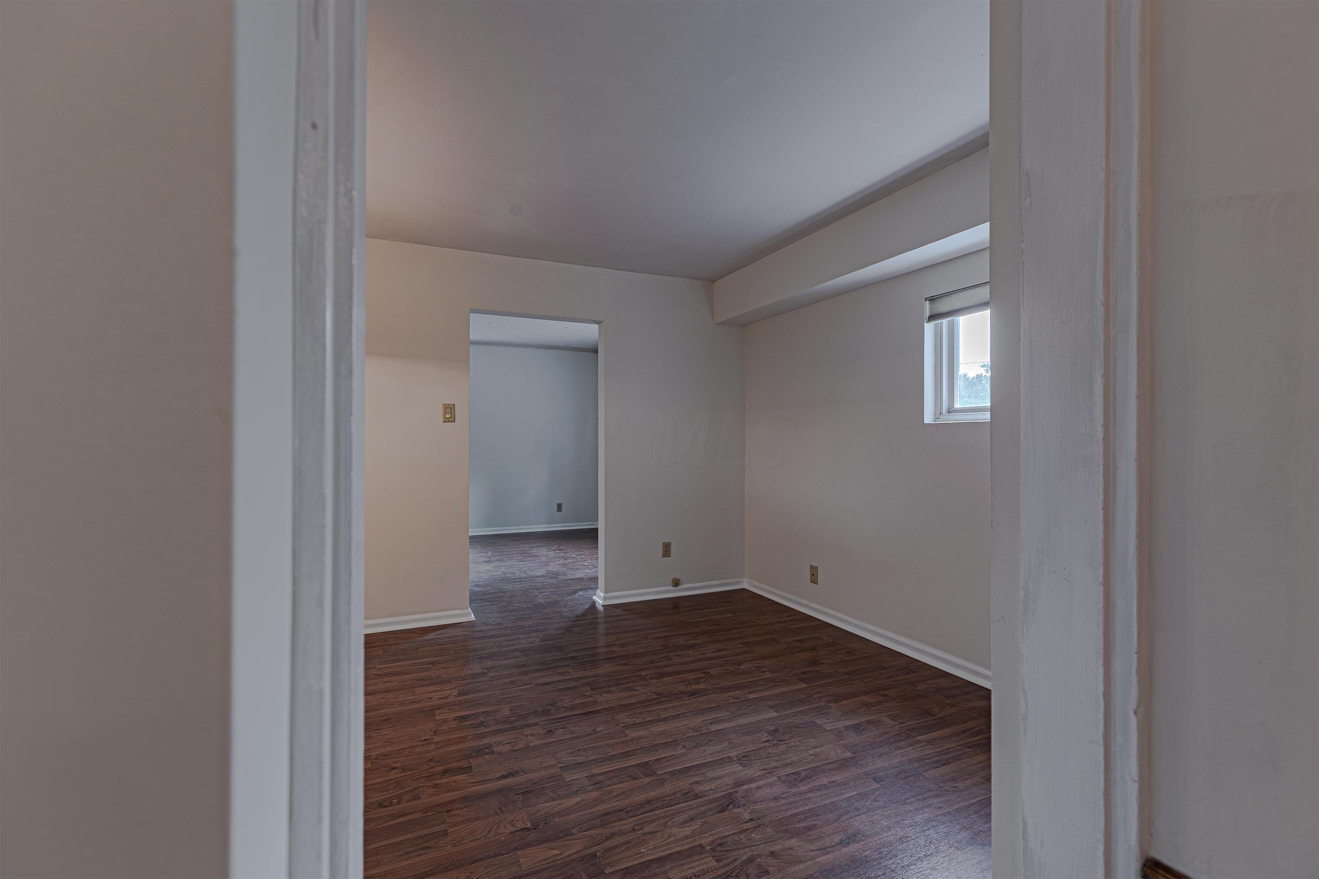 2570 Zollinger Road Columbus, OH 43221 - Photo 16 of 34 Gallery Image 16