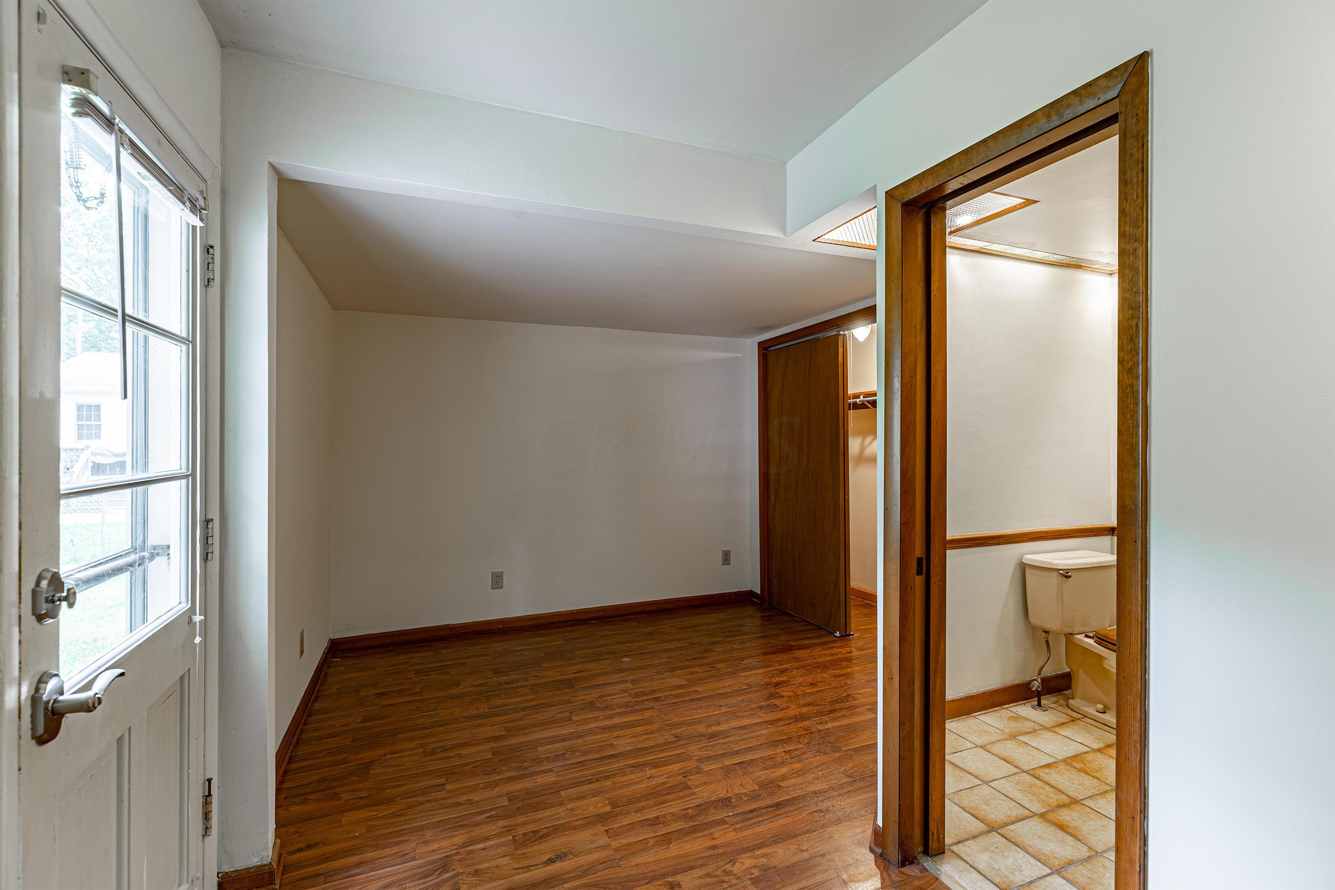 2570 Zollinger Road Columbus, OH 43221 - Photo 17 of 34 Gallery Image 17