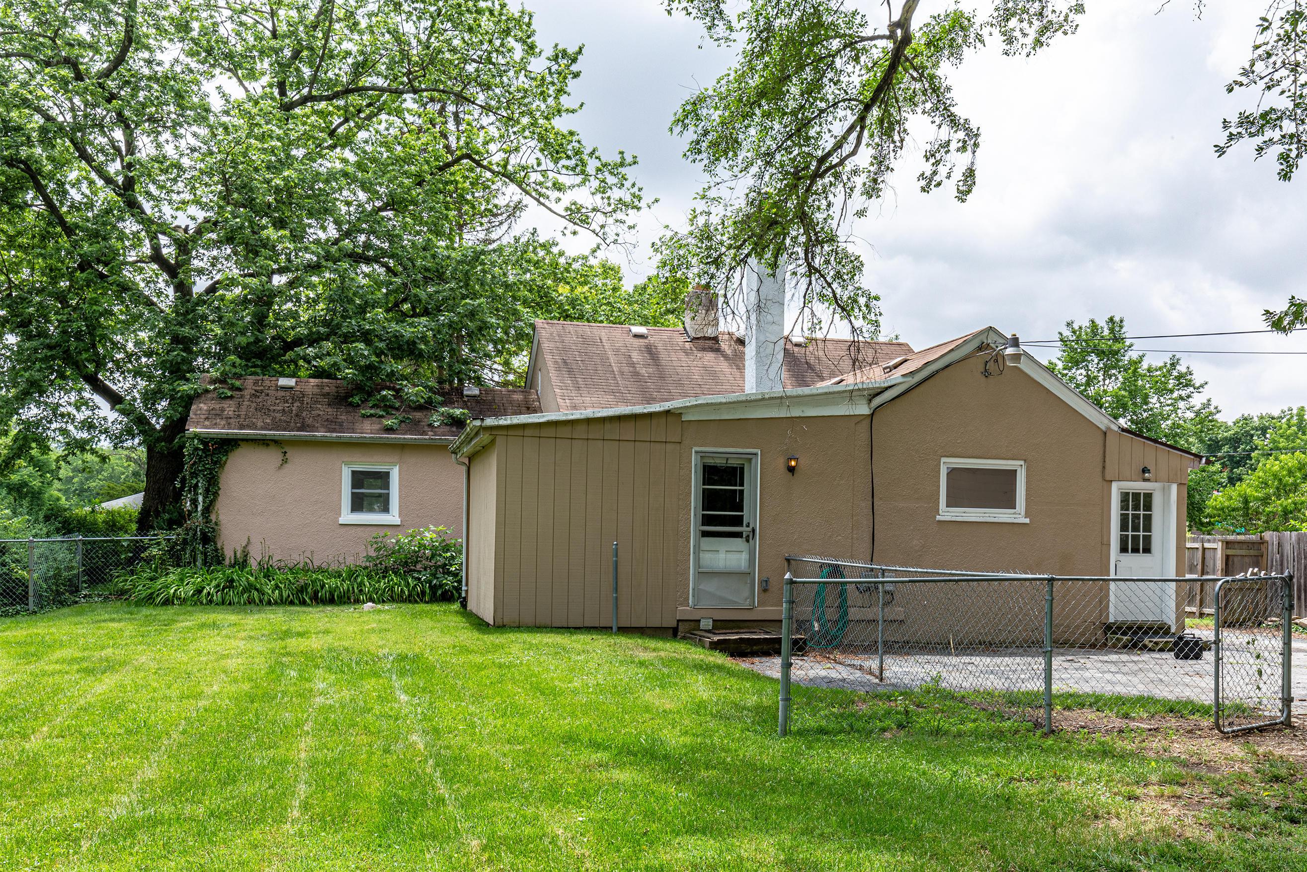 2570 Zollinger Road Columbus, OH 43221 - Photo 24 of 34 Gallery Image 24