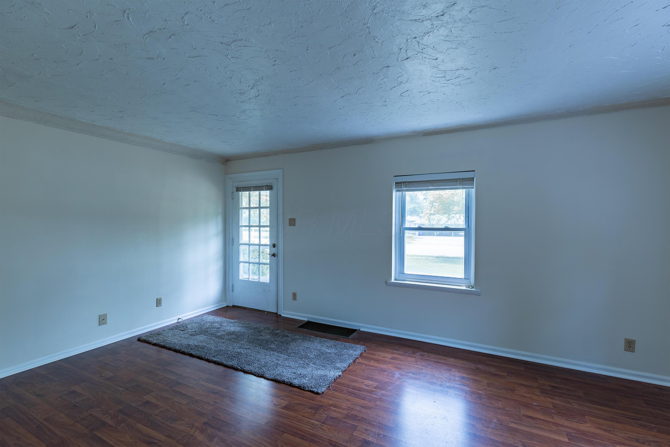 2570 Zollinger Road Columbus, OH 43221 - Photo 5 of 34 Gallery Image 5