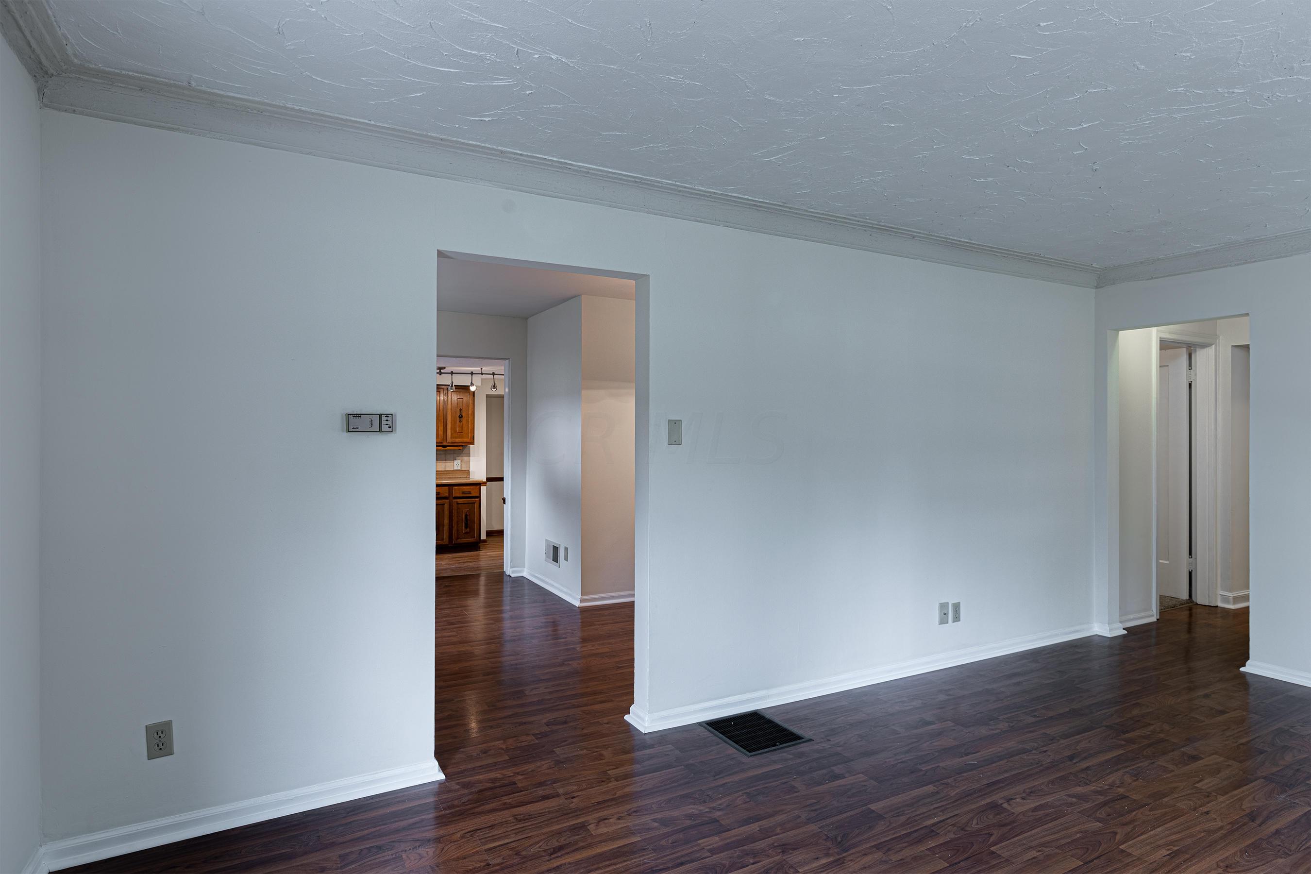 2570 Zollinger Road Columbus, OH 43221 - Photo 6 of 34 Gallery Image 6