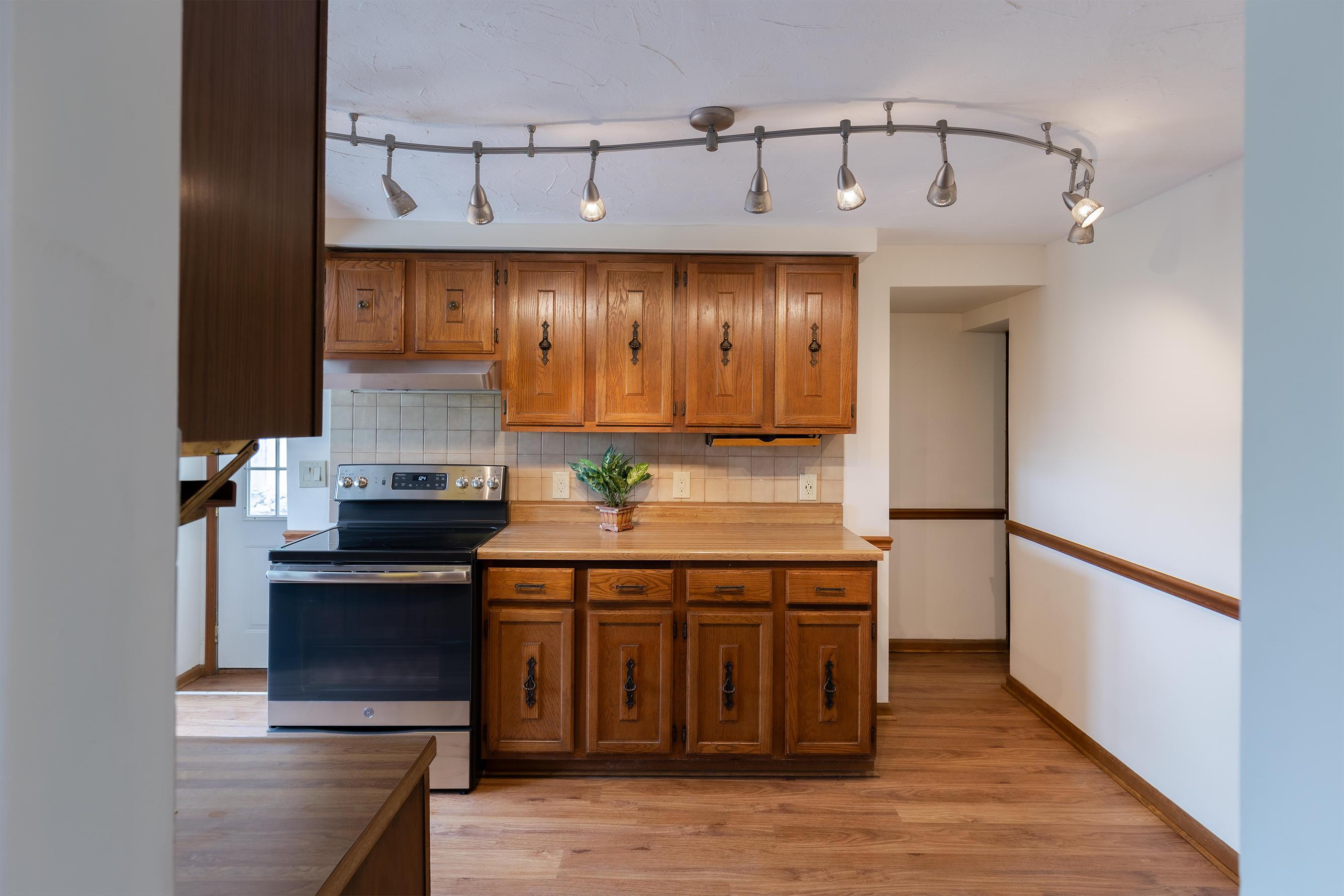 2570 Zollinger Road Columbus, OH 43221 - Photo 8 of 34 Gallery Image 8