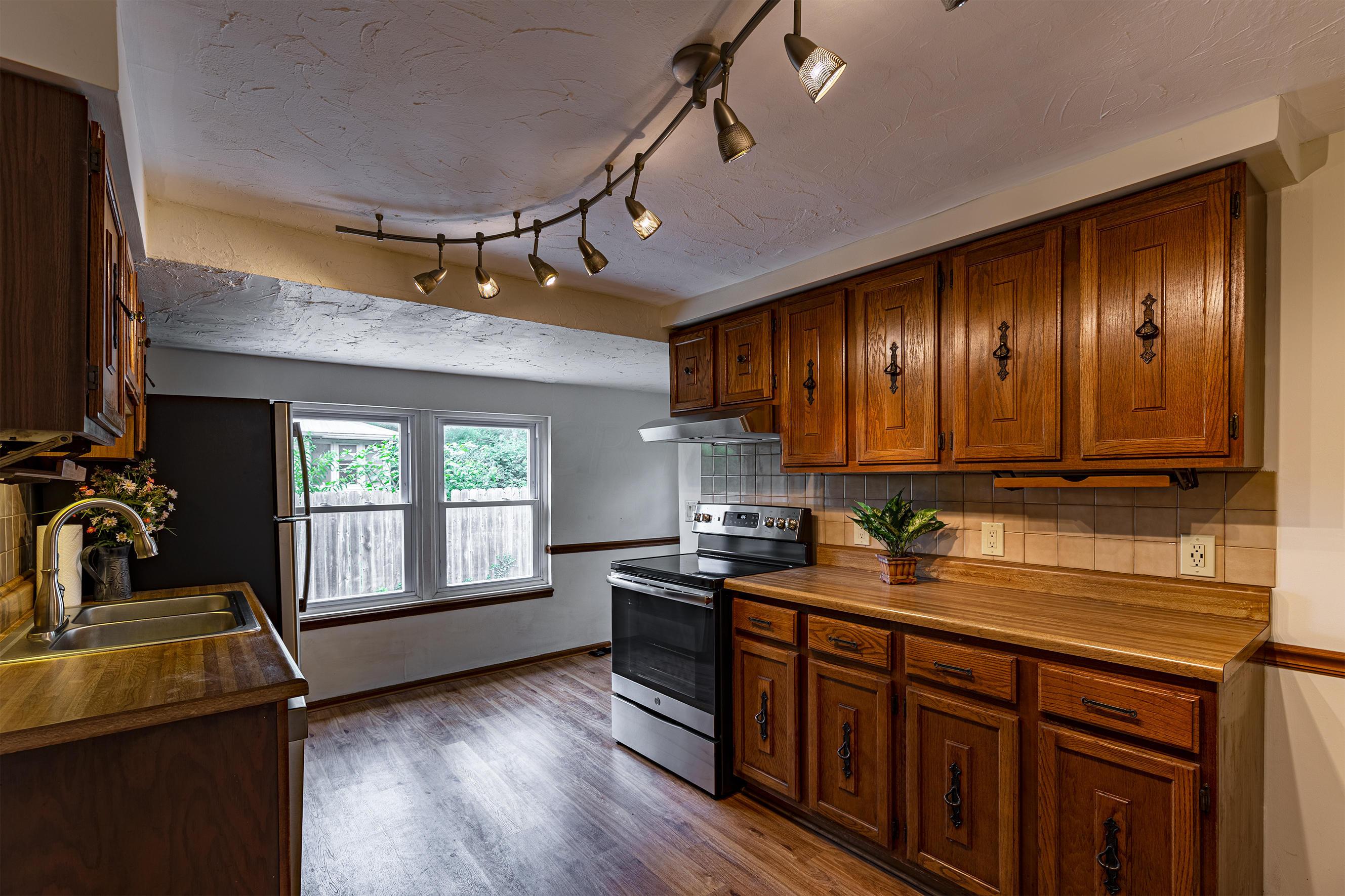 2570 Zollinger Road Columbus, OH 43221 - Photo 9 of 34 Gallery Image 9