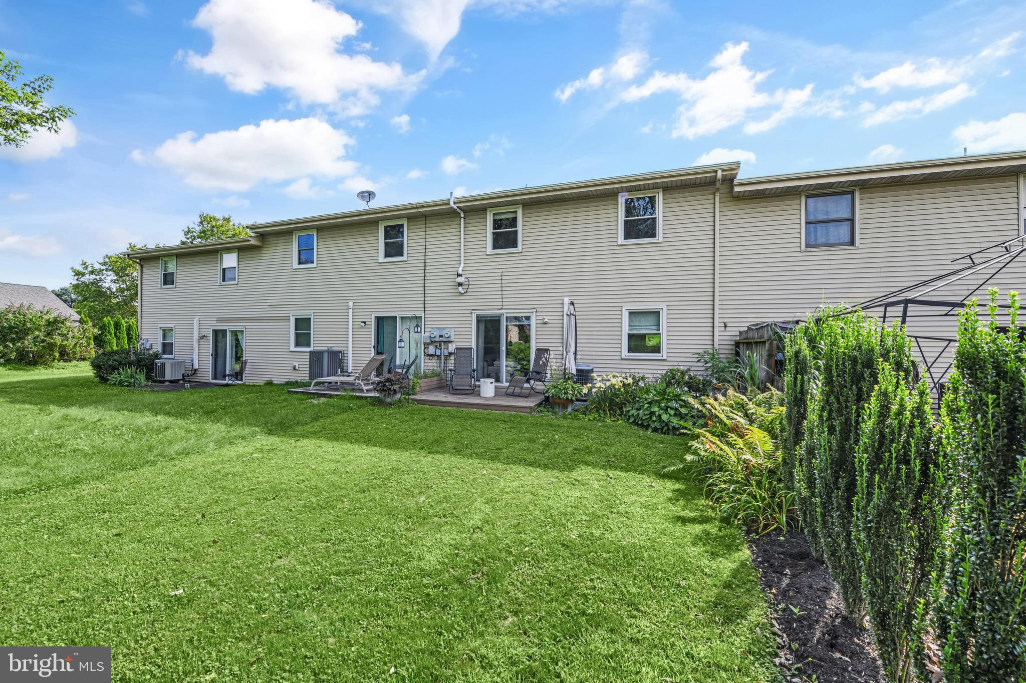 606 South Cedar Street Lititz, PA 17543 - Photo 32 of 39 a house view with a garden space