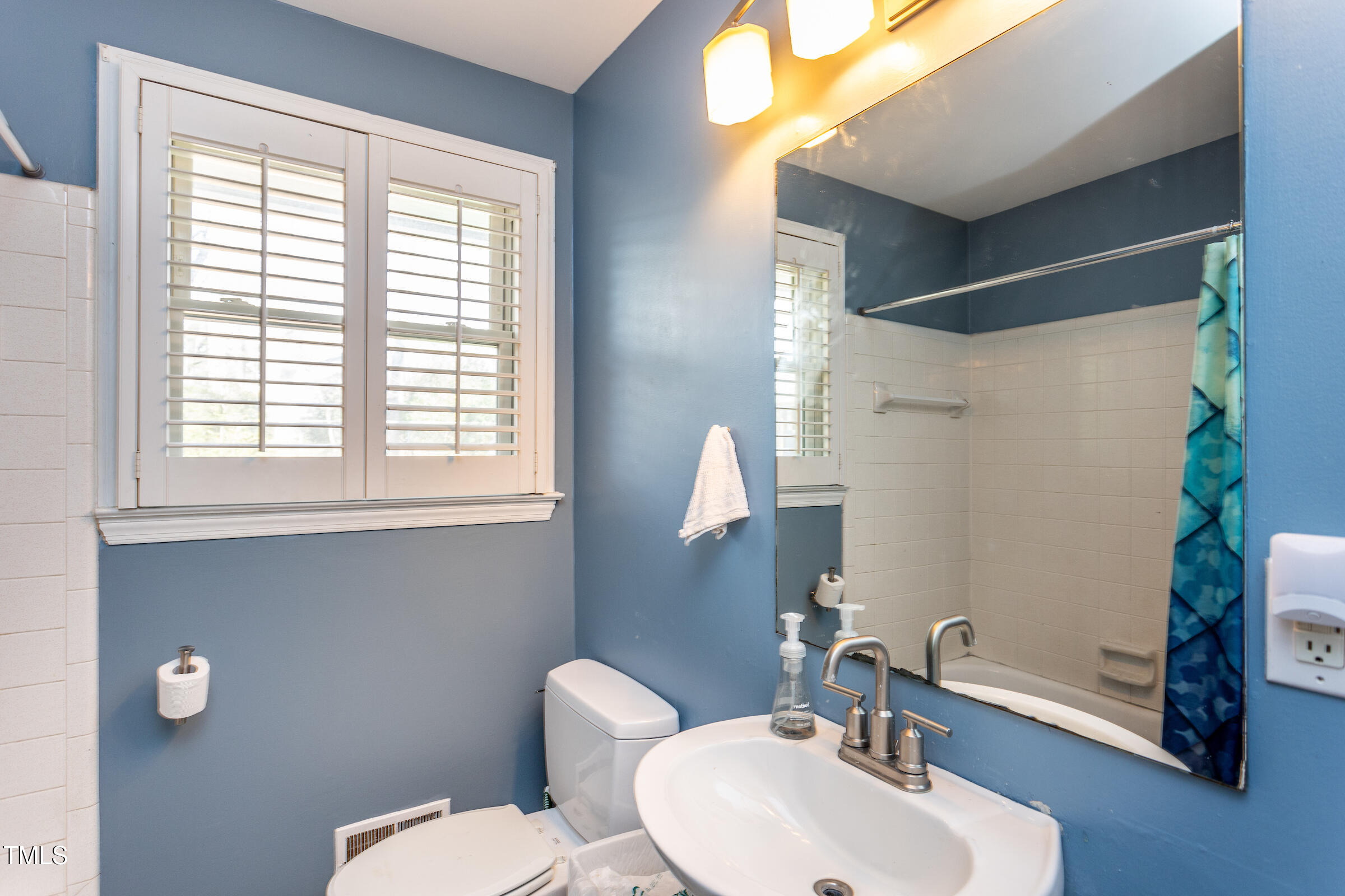 5136 Melbourne Road Raleigh, NC 27606 - Photo 15 of 22 5136Melbourne014