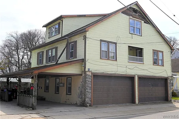 $329,900 | 2637 Seneca Street, West Seneca, NY 14224