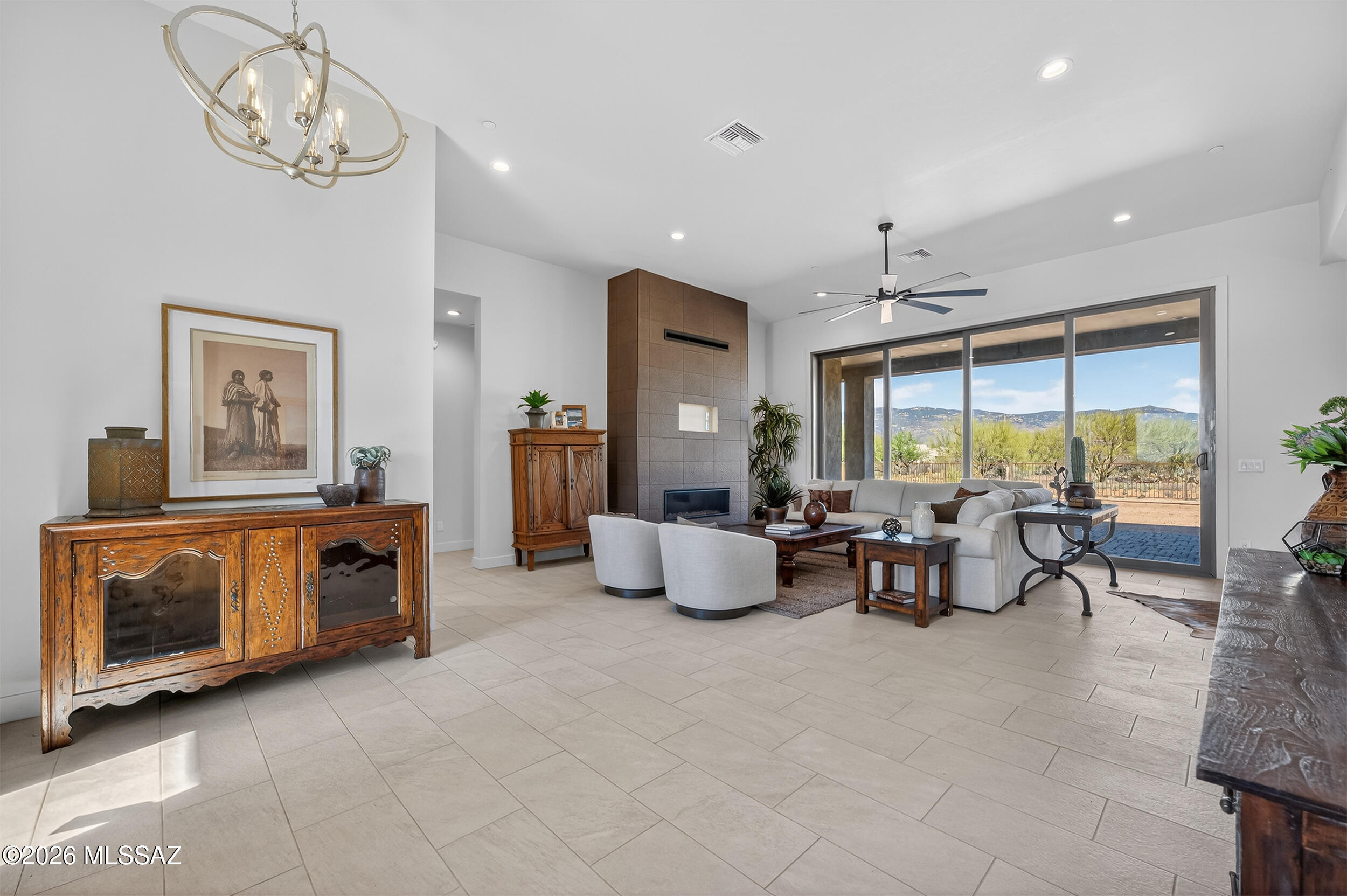 8125 Cir C Ranch Road Vail, AZ 85641 - Photo 10 of 31 entry and livingroom