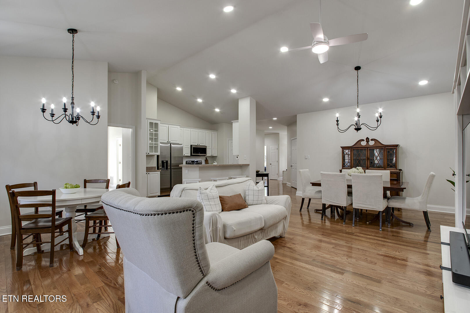 150 Sunset View Loop Maryville, TN 37801 - Photo 13 of 50 13_SunsetViewLoop_150_Living04