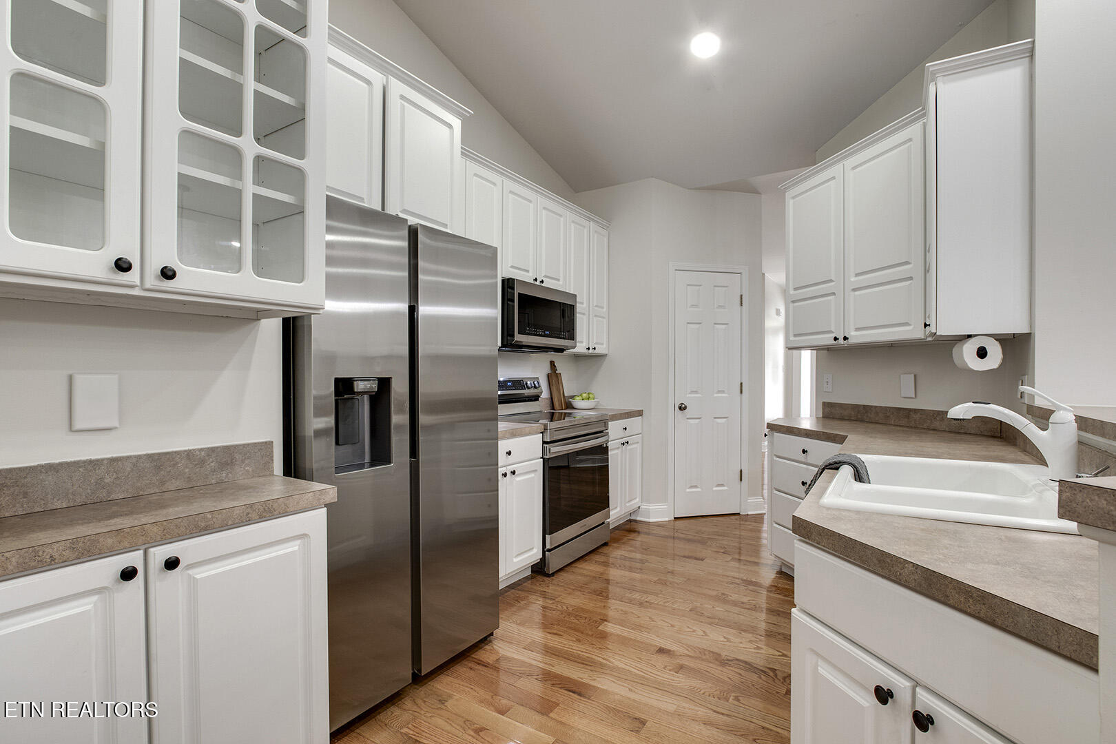 150 Sunset View Loop Maryville, TN 37801 - Photo 22 of 50 22_SunsetViewLoop_150_Kitchen01