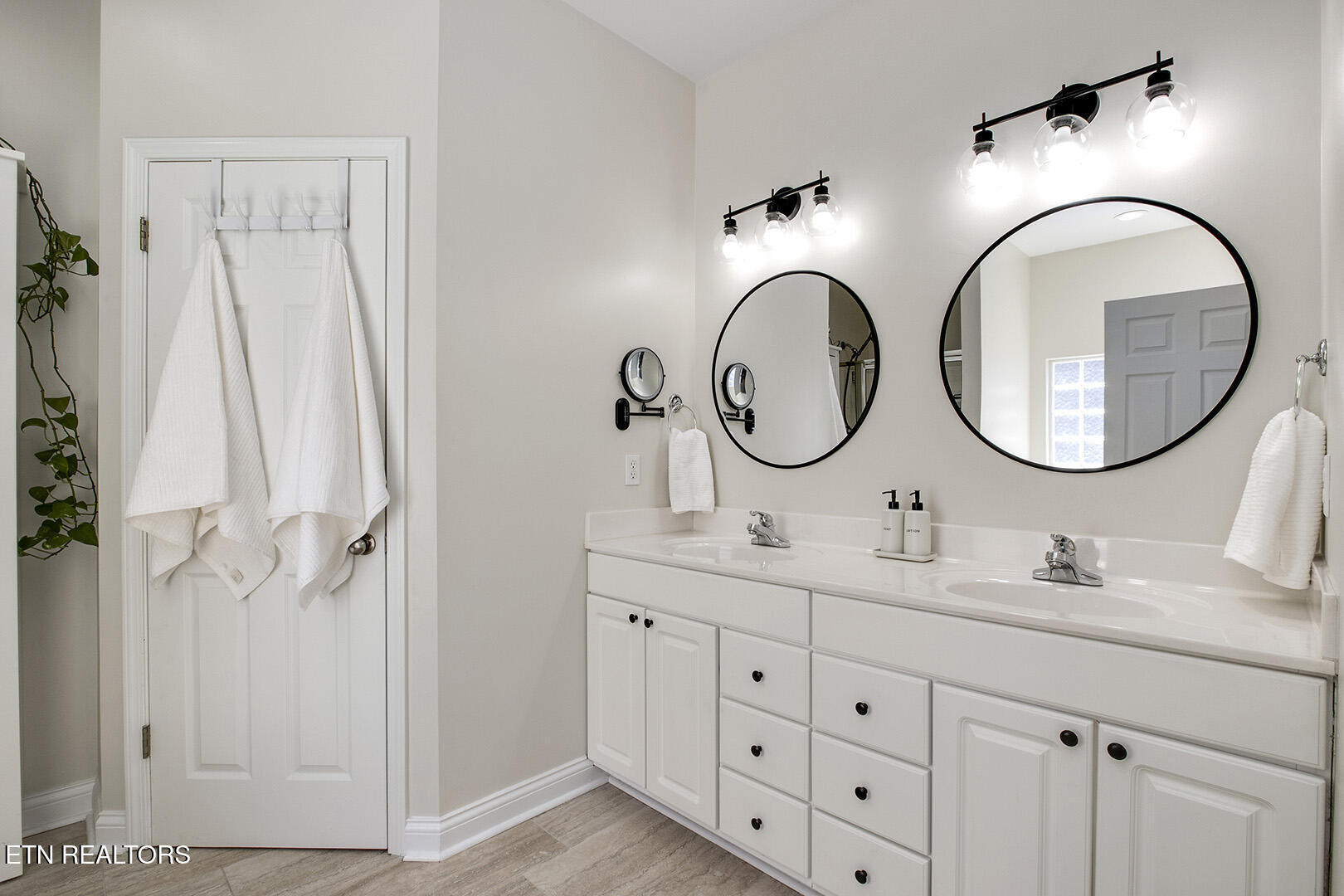 150 Sunset View Loop Maryville, TN 37801 - Photo 31 of 50 31_SunsetViewLoop_150_MasterBath01