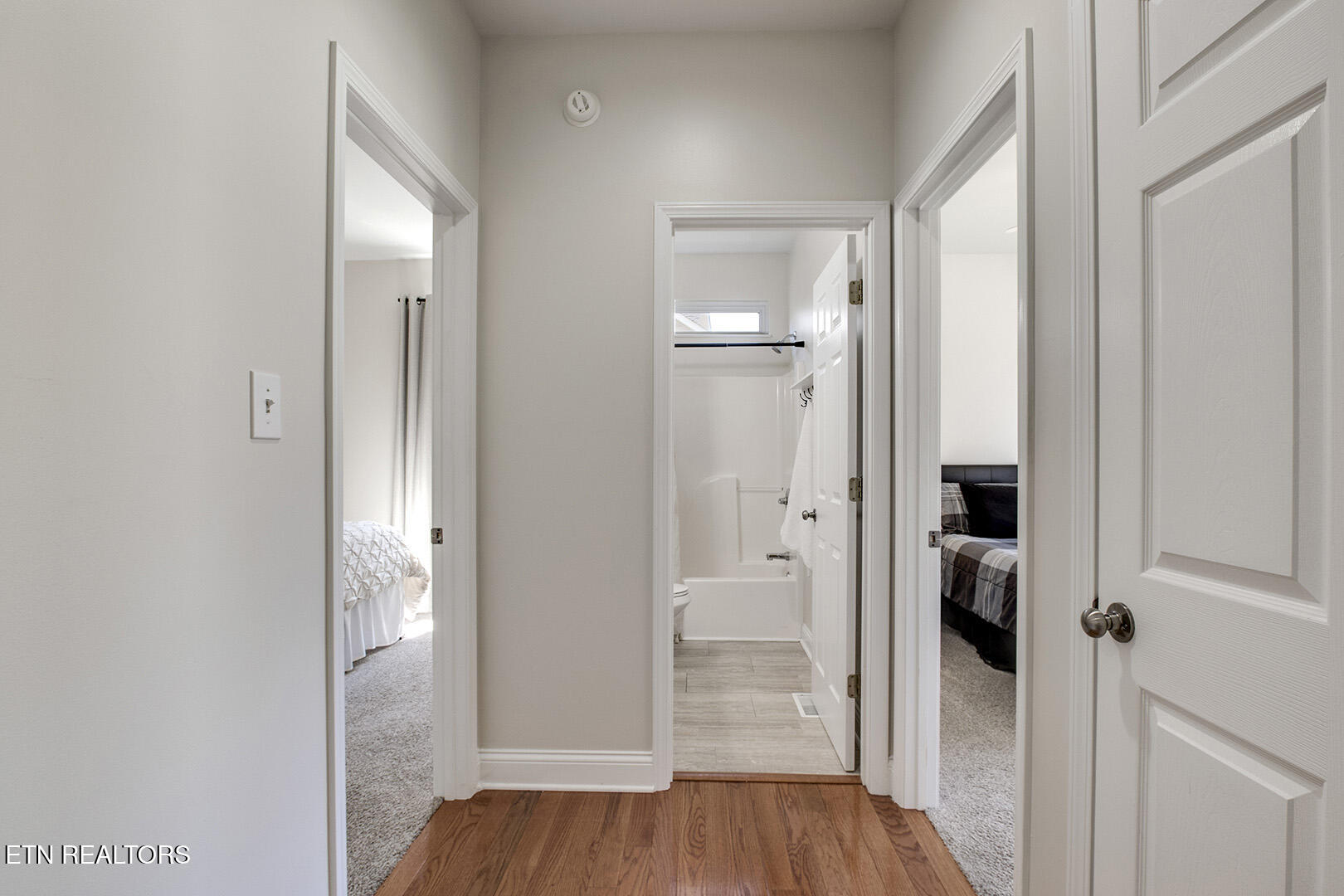 150 Sunset View Loop Maryville, TN 37801 - Photo 34 of 50 34_SunsetViewLoop_150_BedroomHall