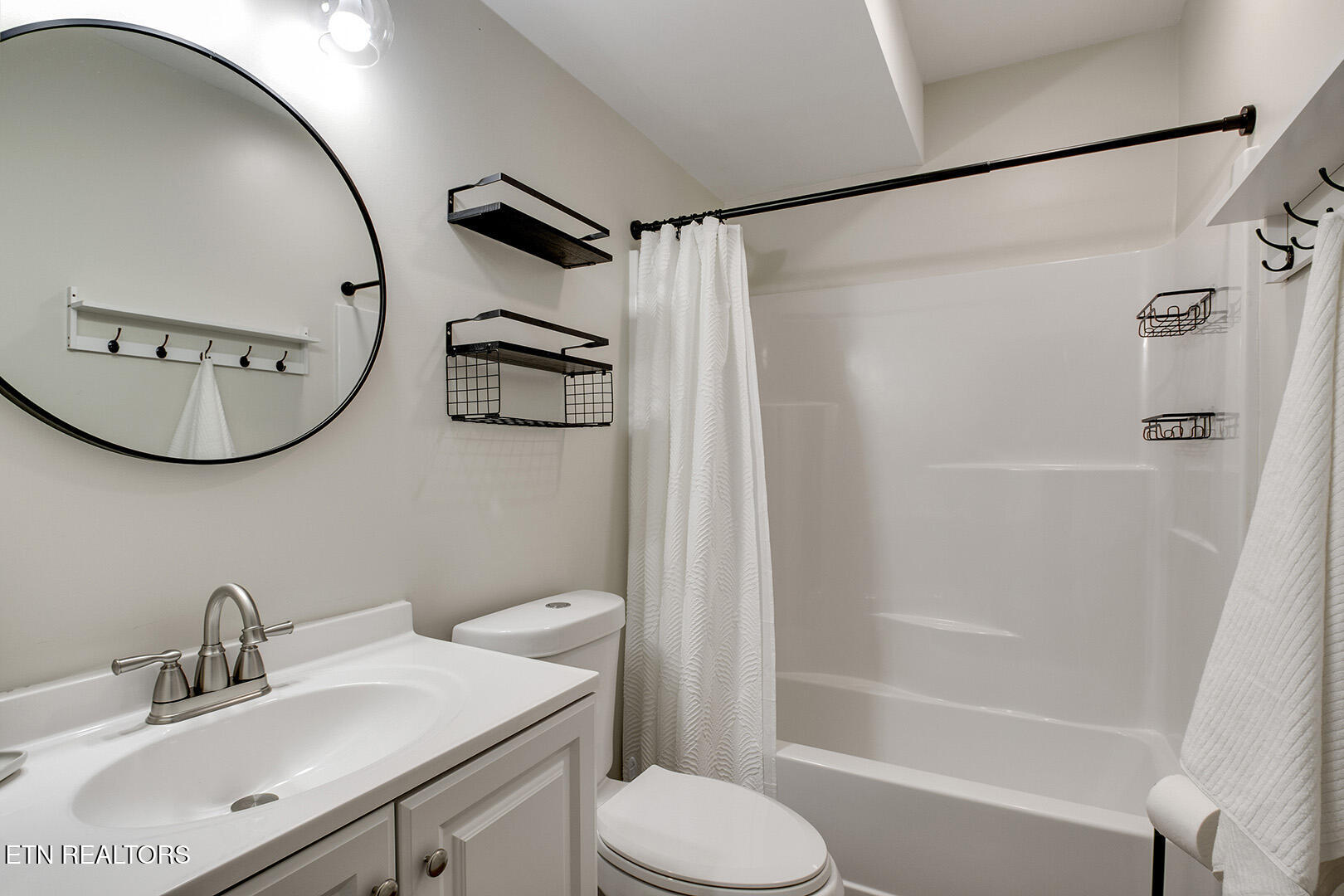 150 Sunset View Loop Maryville, TN 37801 - Photo 47 of 50 47_SunsetViewLoop_150_GuestBath2