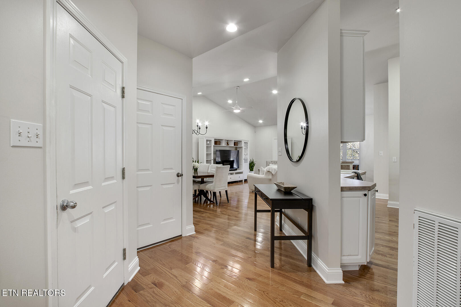 150 Sunset View Loop Maryville, TN 37801 - Photo 5 of 50 05_SunsetViewLoop_150_CentralHall