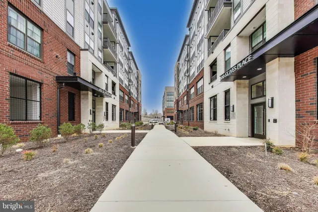 a view of a building along with street