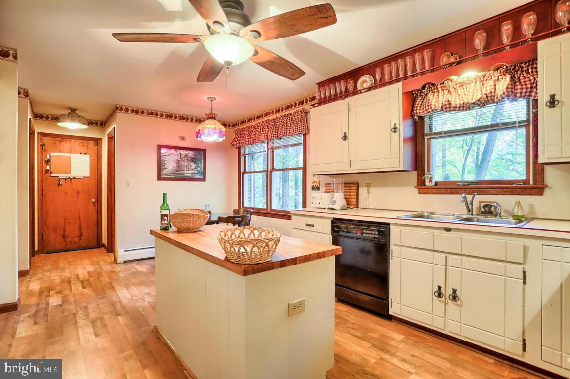 136 Ironmaster Road Lebanon, PA 17042 - Photo 7 of 29 Gallery Image 7
