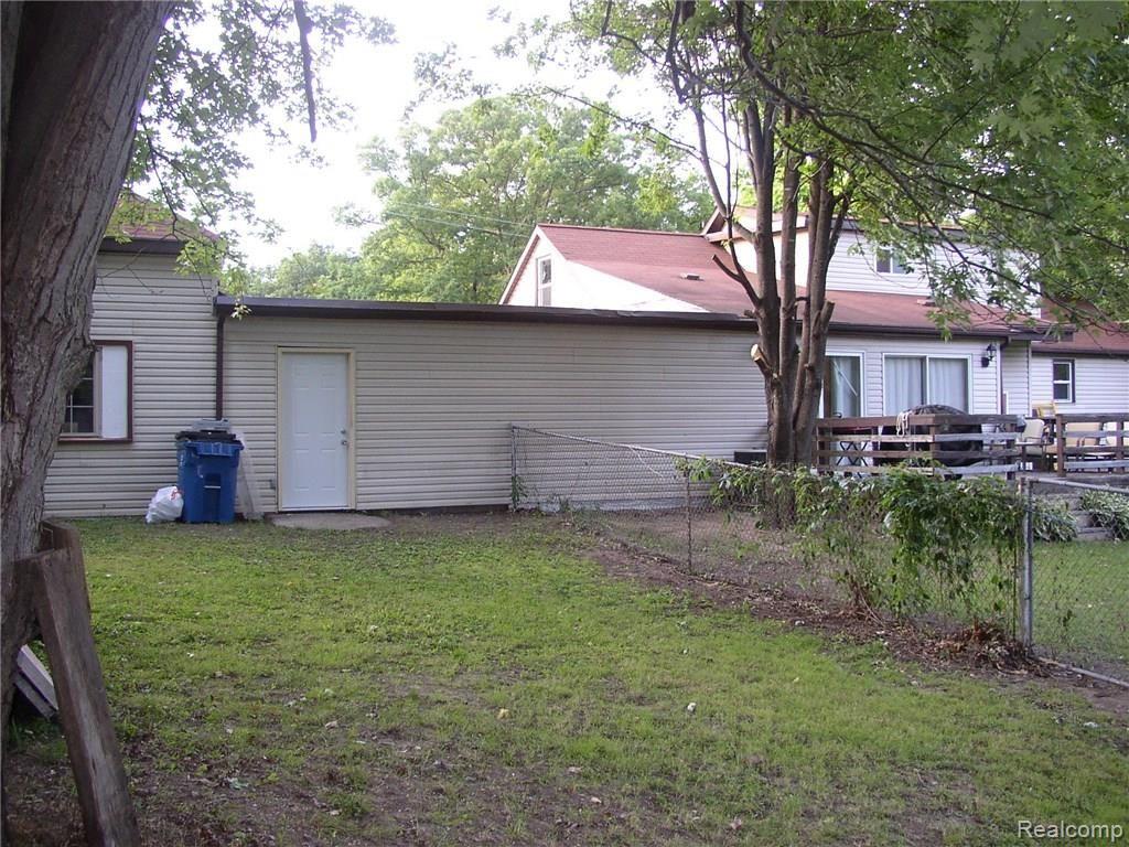 5297 Hammond Road Lapeer, MI 48446 - Photo 34 of 43 P6290031.JPG