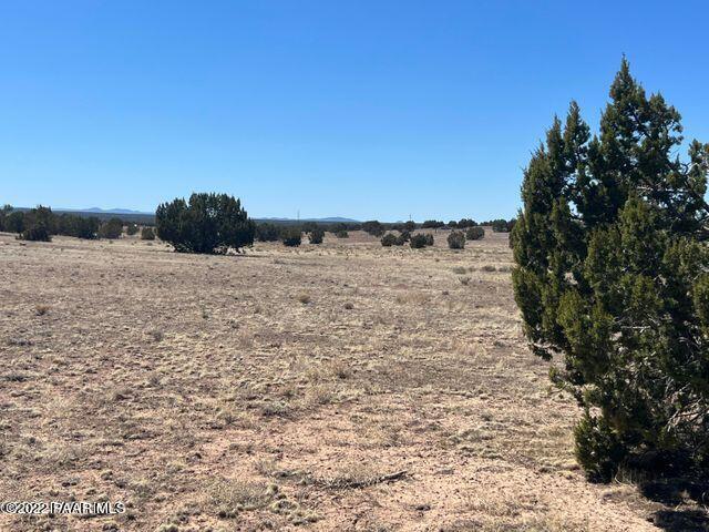 13 Southeast Chain Ranch Ash Fork, AZ 86320 - Photo 2 of 3 20220407170730547152000000-o