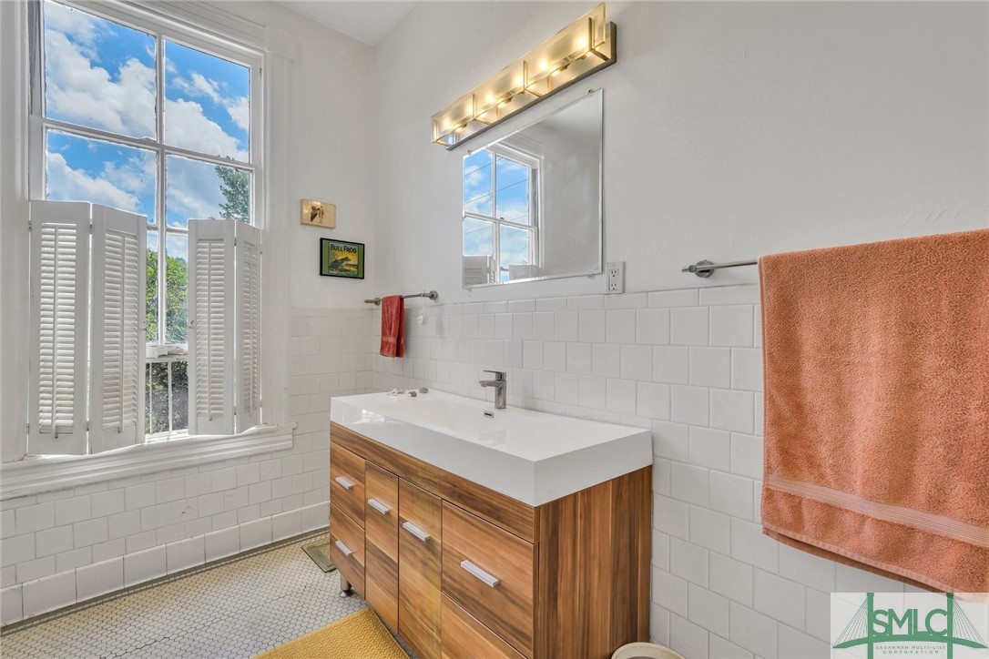 303 West 39th Street Savannah, GA 31401 - Photo 34 of 38