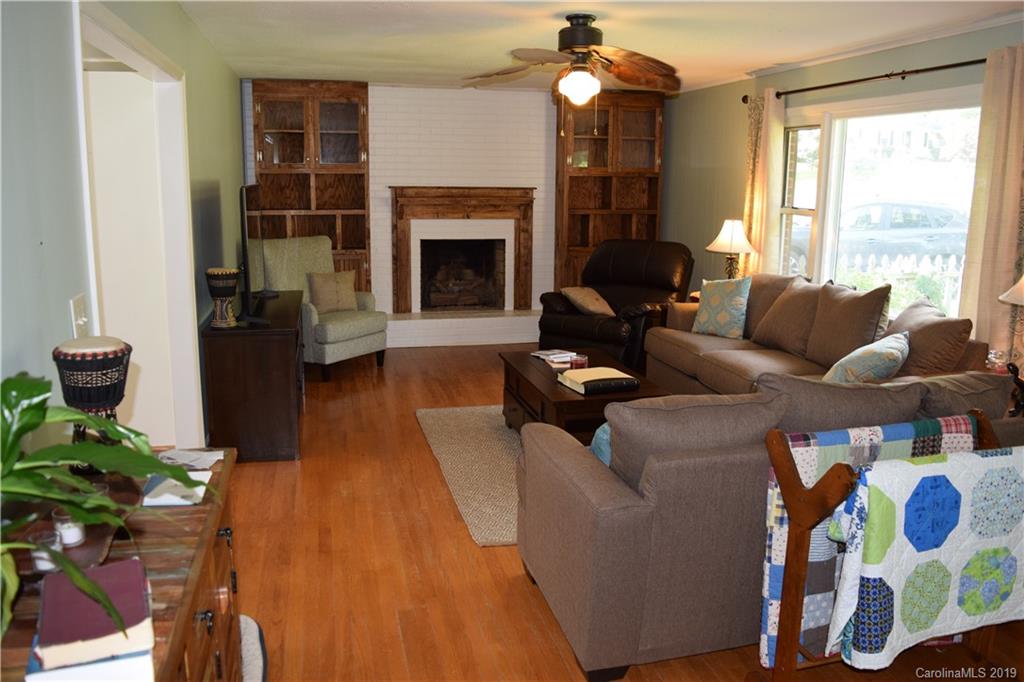 1212 Hebron Road Hendersonville, NC 28739 - Photo 12 of 47 Gallery Image 12