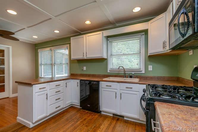 1212 Hebron Road Hendersonville, NC 28739 - Photo 13 of 47 Gallery Image 13