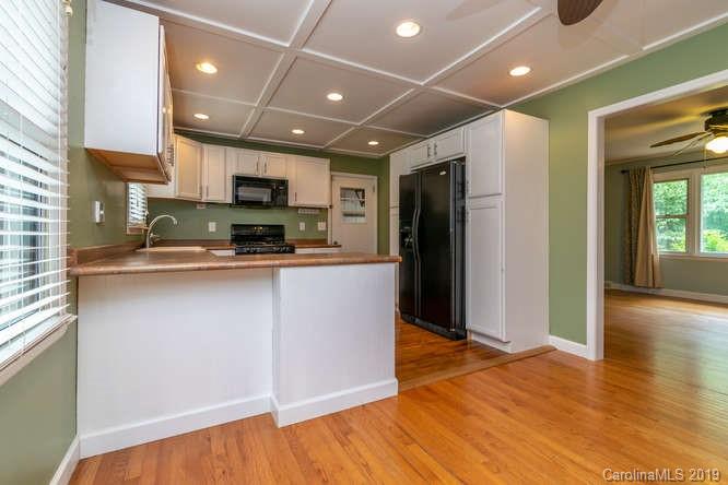 1212 Hebron Road Hendersonville, NC 28739 - Photo 14 of 47 Gallery Image 14