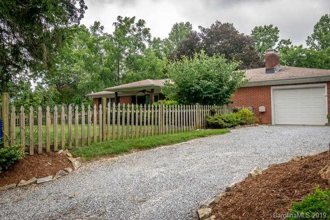 1212 Hebron Road Hendersonville, NC 28739 - Photo 4 of 47 Gallery Image 4