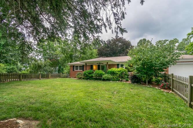 1212 Hebron Road Hendersonville, NC 28739 - Photo 5 of 47 Gallery Image 5