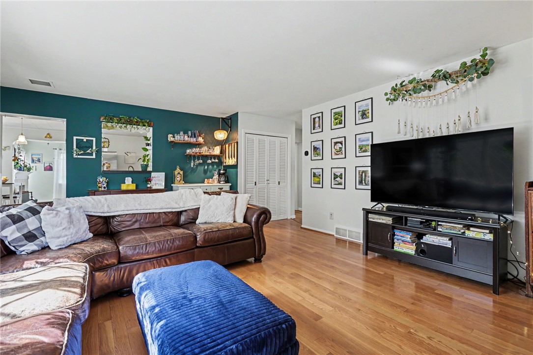 748 Eaton Road Irondequoit, NY 14617 - Photo 3 of 25