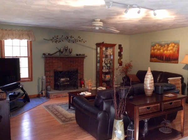 20 Longley Road Shirley, MA 01464 - Photo 6 of 22