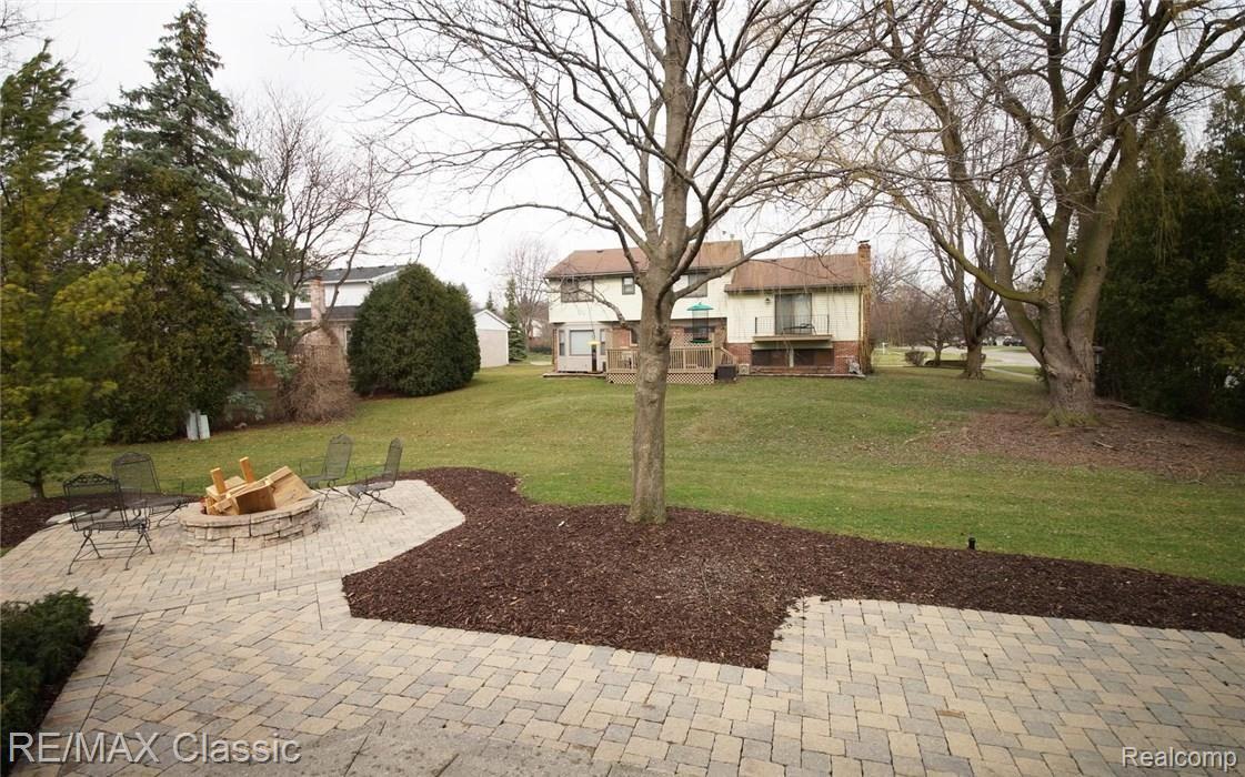 46430 Strathmore Road Plymouth, MI 48170 - Photo 29 of 30 29.jpg