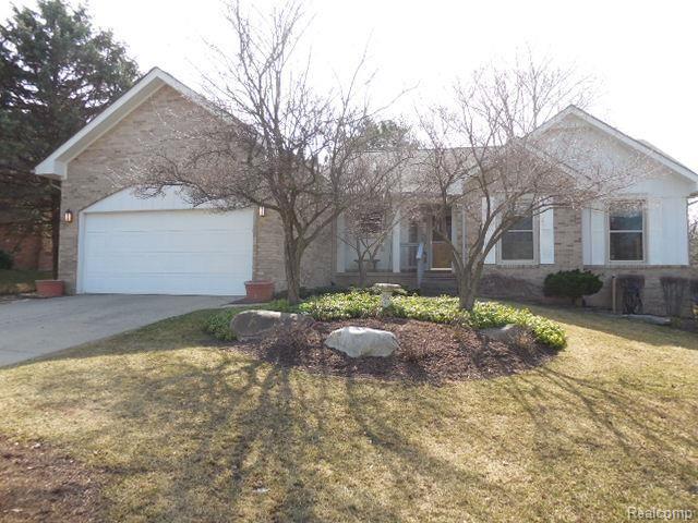 900 Stag Ridge Road Rochester, MI 48309 - Photo 1 of 31 DSCN0831.jpg