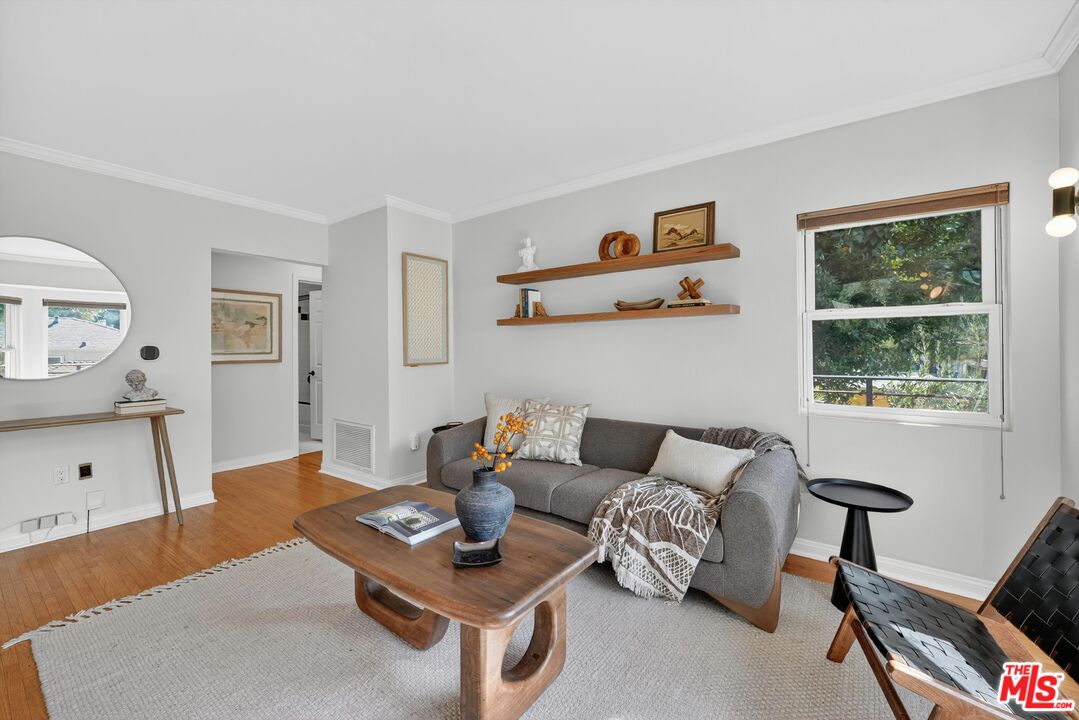 1515 Rendall Place Los Angeles, CA 90026 - Photo 7 of 46