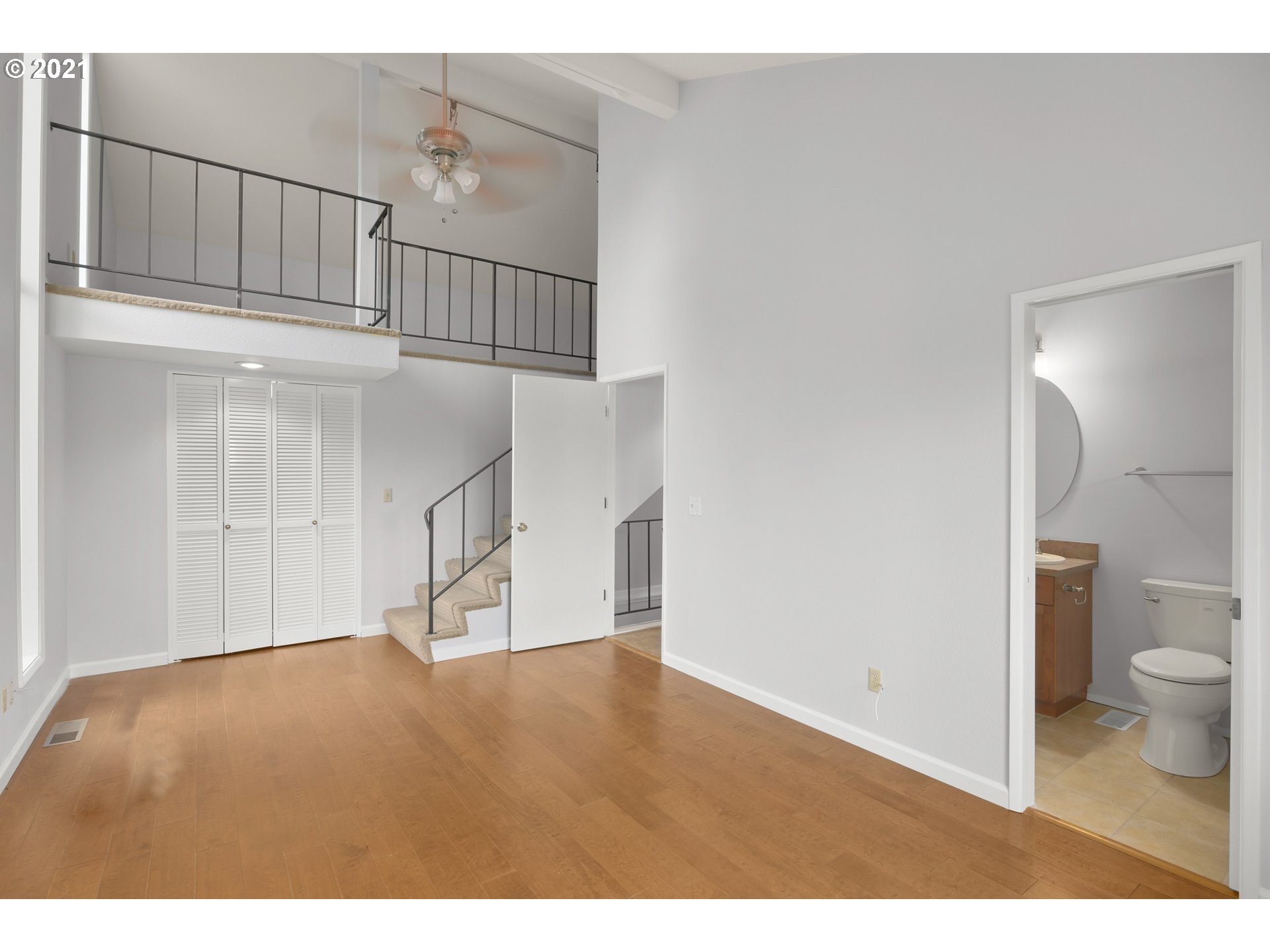 10035 Southwest Quail Post Road Portland, OR 97219 - Photo 14 of 26 Gallery Image 14