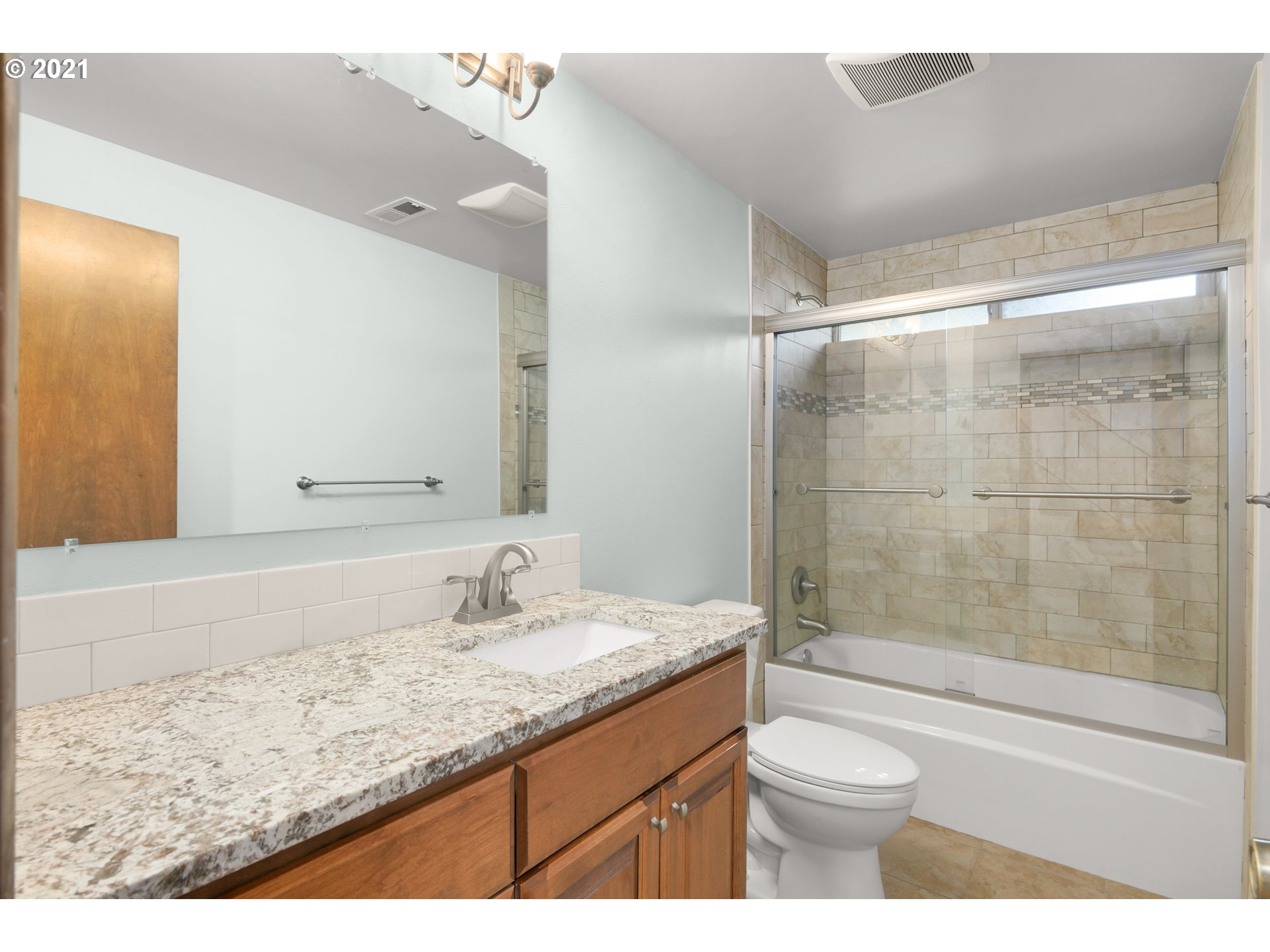 10035 Southwest Quail Post Road Portland, OR 97219 - Photo 19 of 26 Gallery Image 19