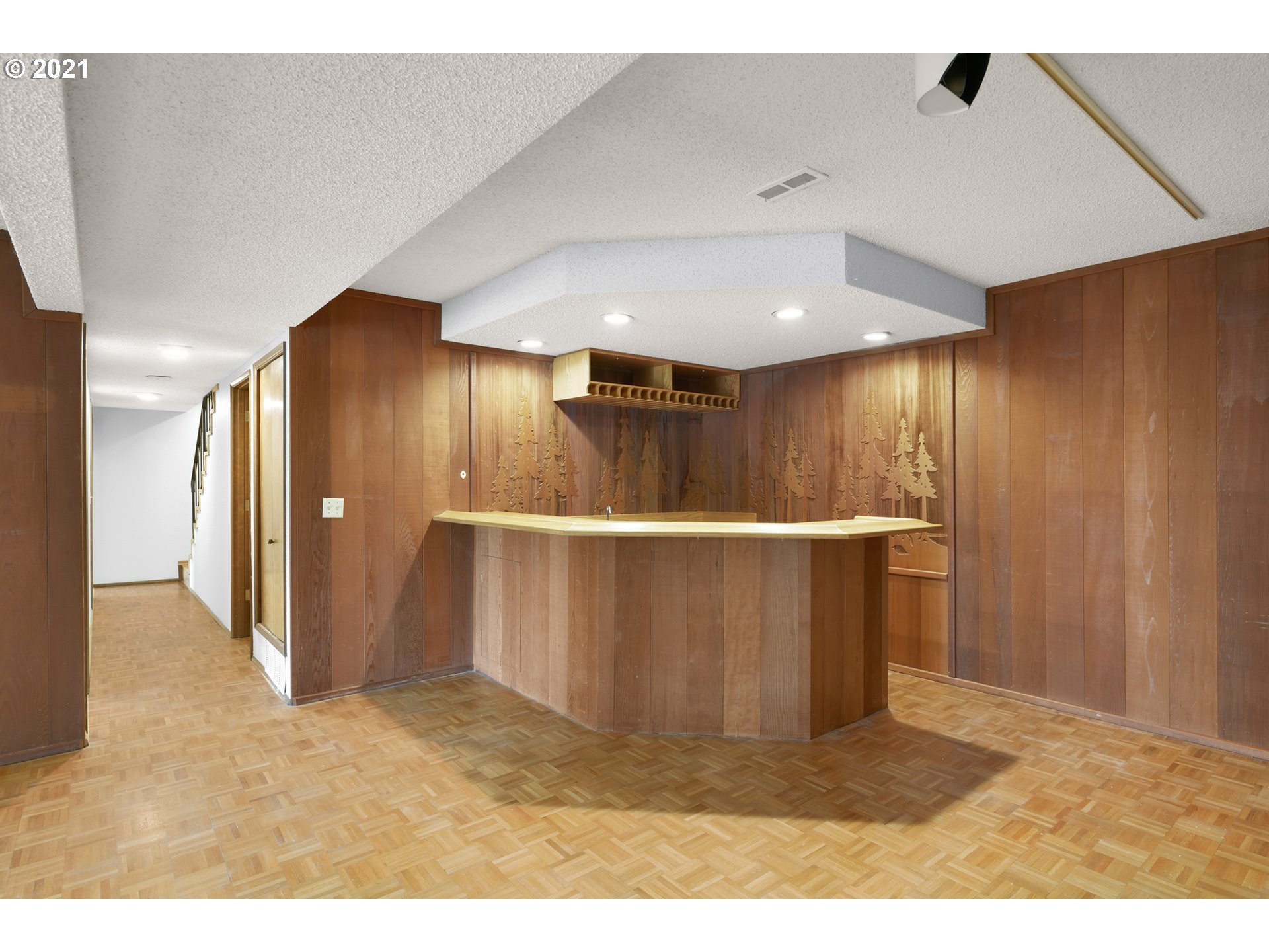 10035 Southwest Quail Post Road Portland, OR 97219 - Photo 22 of 26 Gallery Image 22