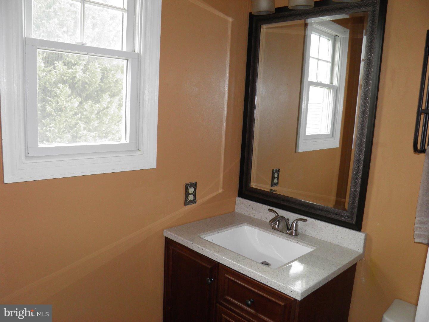 110 Glasgow Road Williamstown, NJ 08094 - Photo 12 of 18 Bathroom