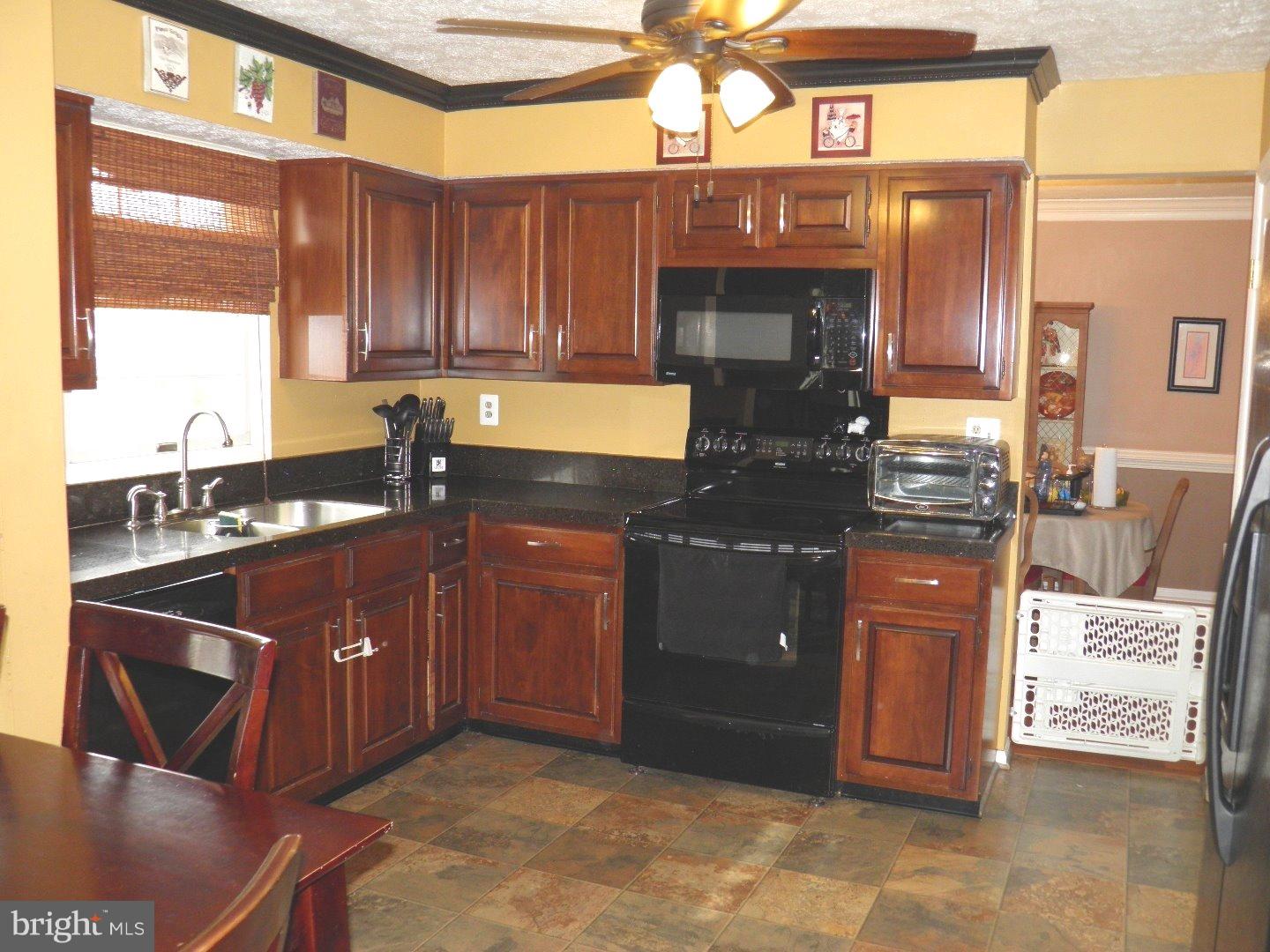 110 Glasgow Road Williamstown, NJ 08094 - Photo 4 of 18 Kitchen