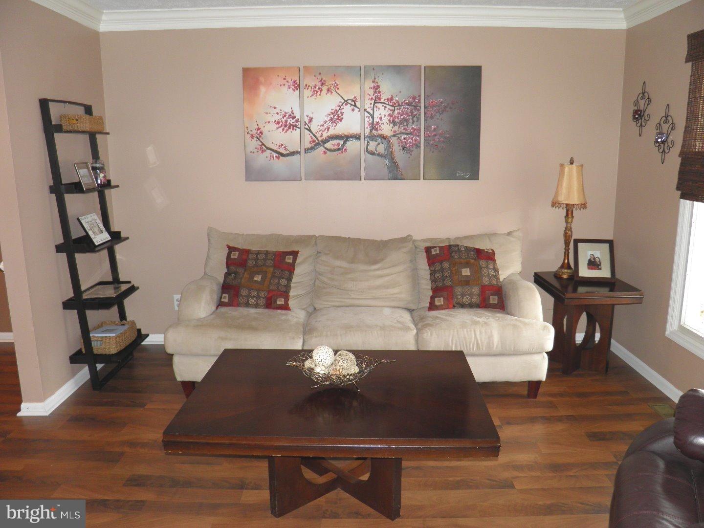 110 Glasgow Road Williamstown, NJ 08094 - Photo 8 of 18 Living Room