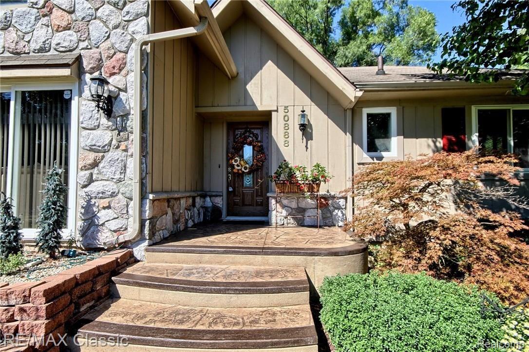 Front_Entrance.jpg