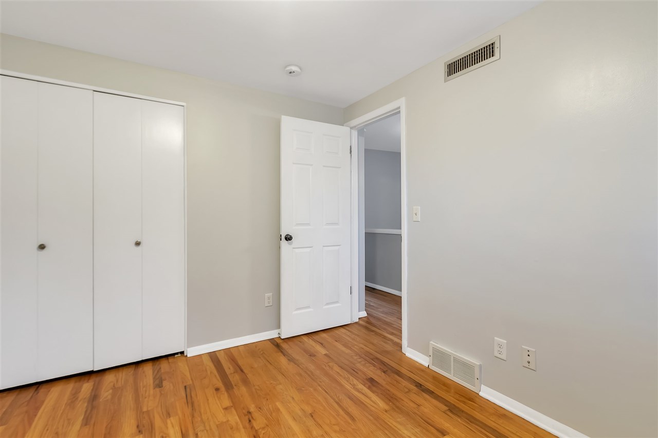 32131 Woody Road Fraser, MI 48026 - Photo 21 of 40 50027181-20.JPG