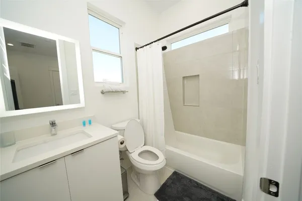 $3,000 | 4607 Edmund Street, Houston, TX 77020