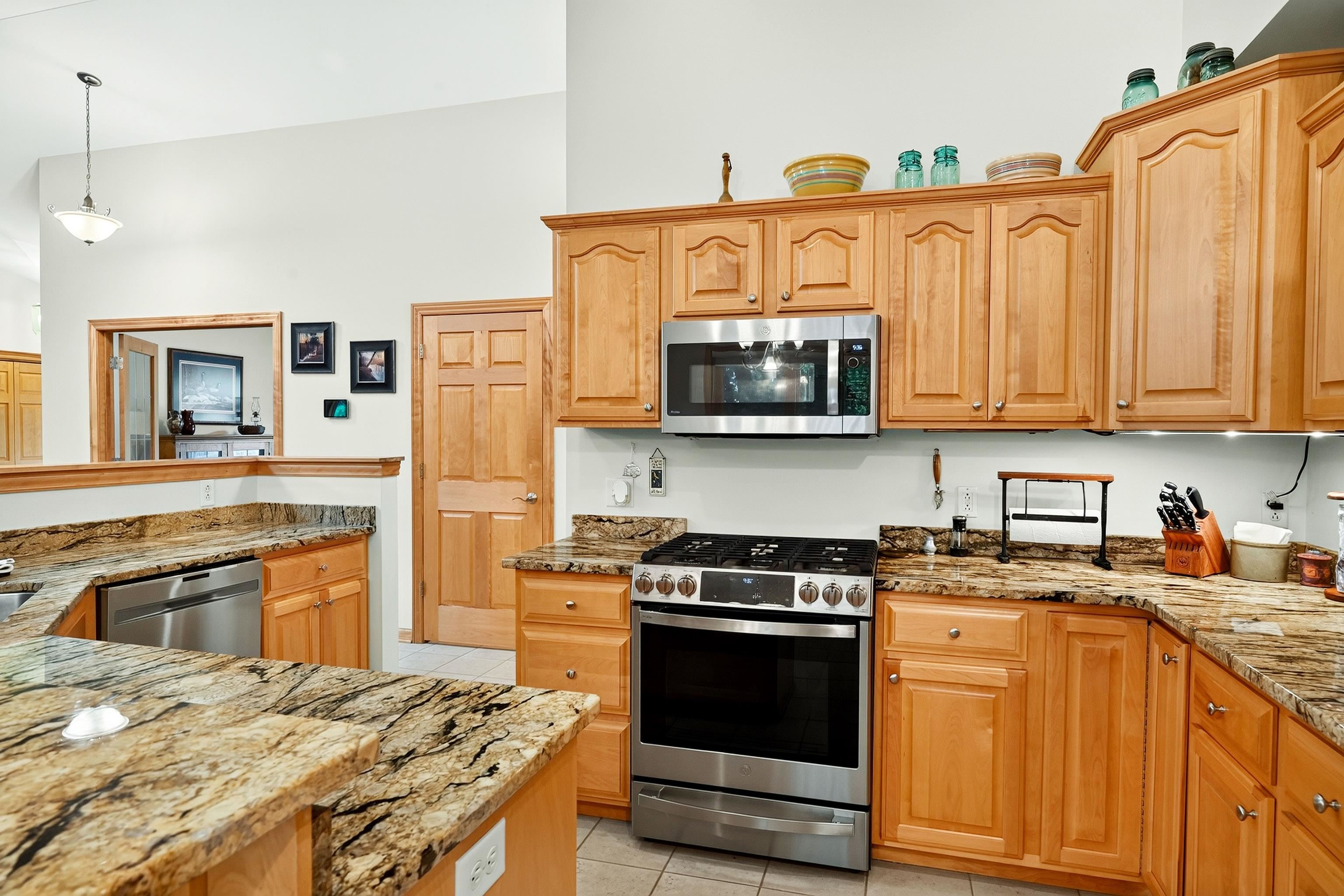 6101 Holscher Road McFarland, WI 53558 - Photo 7 of 48