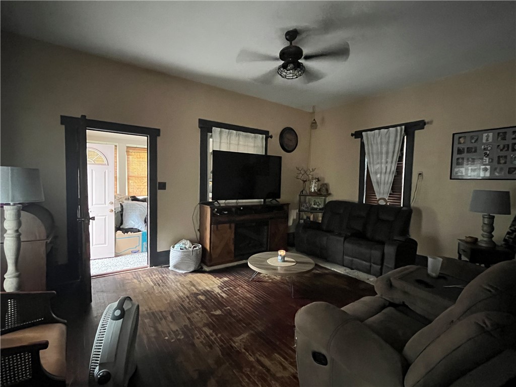 952 West Packard Street Decatur, IL 62522 - Photo 5 of 15