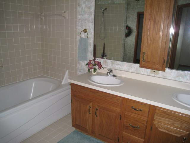 3210 Wakefield Road Goshen, IN 46528 - Photo 8 of 11 Gallery Image 8
