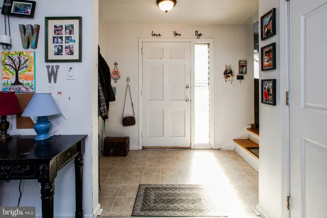 $448,800 | 368 Regina Avenue, Hamilton, NJ 08619