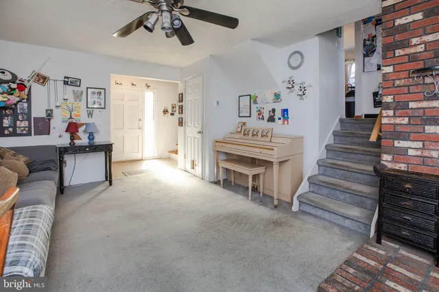 $448,800 | 368 Regina Avenue, Hamilton, NJ 08619